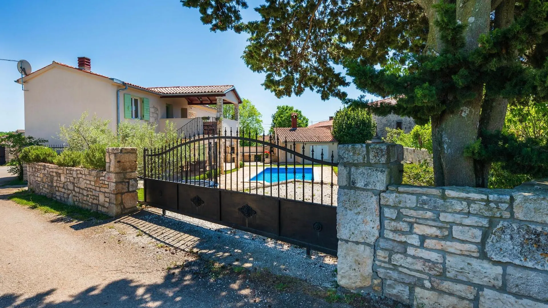 Cozy Home In Vodnjan With Wifi 0*,